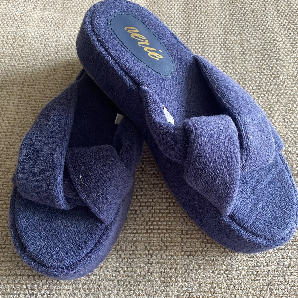 AERIE NWOT Women's blue Crisscross Slide Slippers 6 - Picture 3 of 7